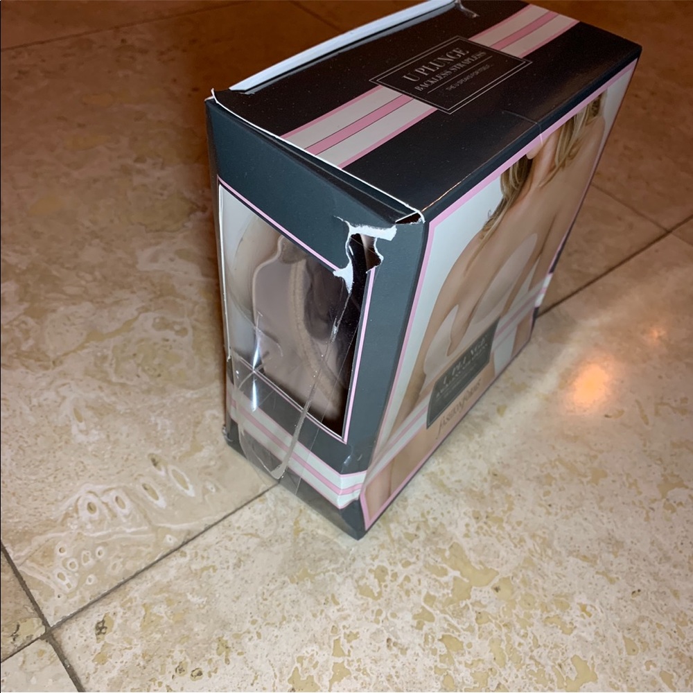 Backless Strapless Bra - image 3